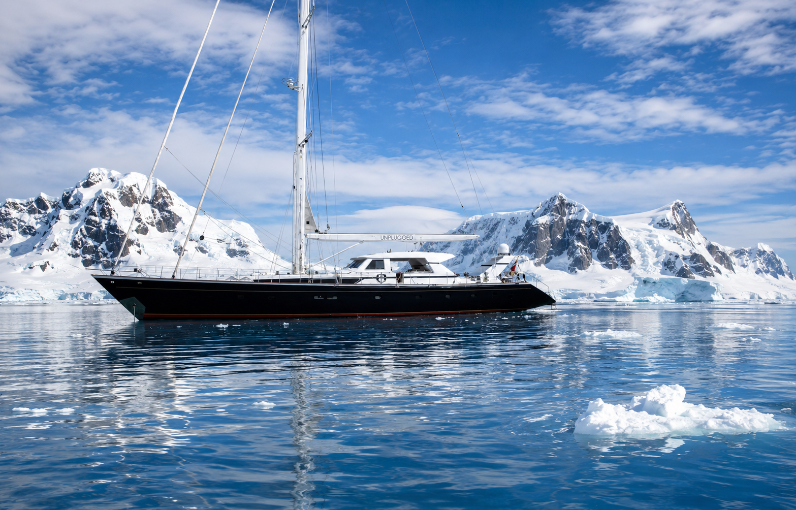 Private polar expedition photography in Antarctic waters